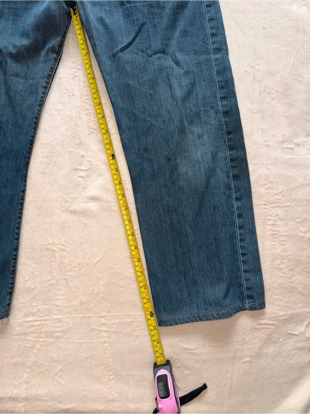 Vintage Levi's Men's Medium Blue Relaxed Straight Jeans